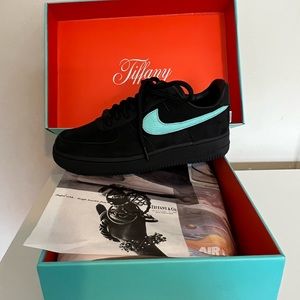Tiffany x Nike Air Force 1 1837 - size 8M/9.5W